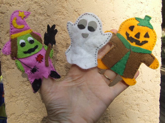 Marionnette à doigts d'Halloween en feutrine